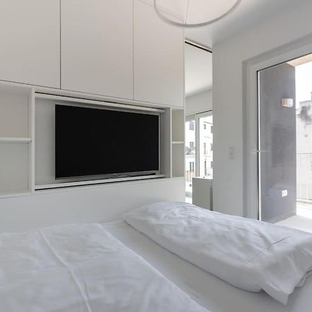 Neu Und Hell In Zentraler Ruhelage Mit Parkplatz Apartment Wina Bagian luar foto