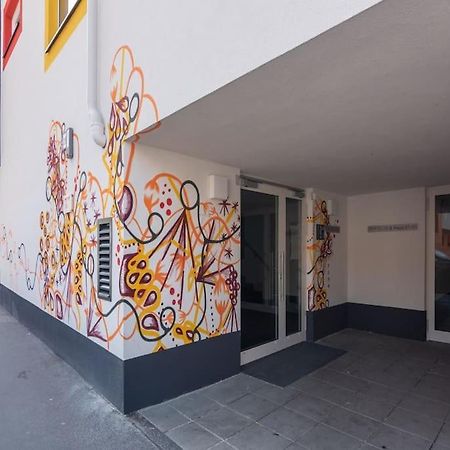 Neu Und Hell In Zentraler Ruhelage Mit Parkplatz Apartment Wina Bagian luar foto