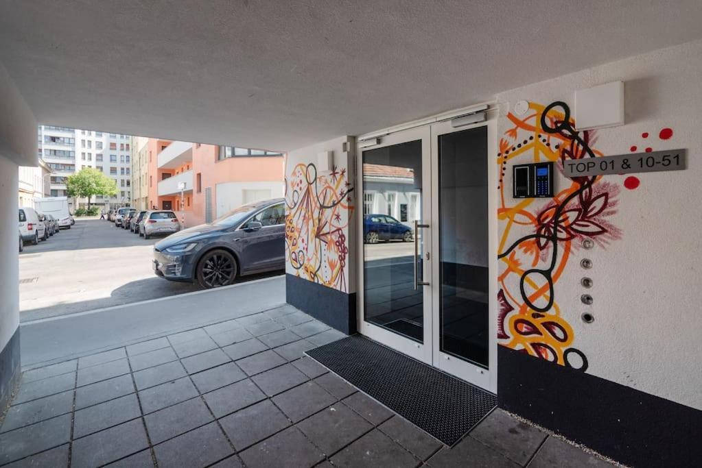 Neu Und Hell In Zentraler Ruhelage Mit Parkplatz Apartment Wina Bagian luar foto